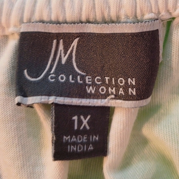 M Collection Woman Snowflake Blouse - Picture 3 of 4